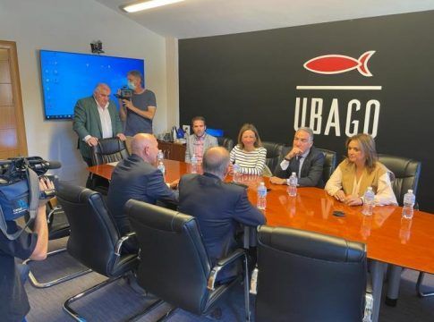 Elías Bendodo visita las instalaciones de Ubago Group como centro de referencia de la FP Dual