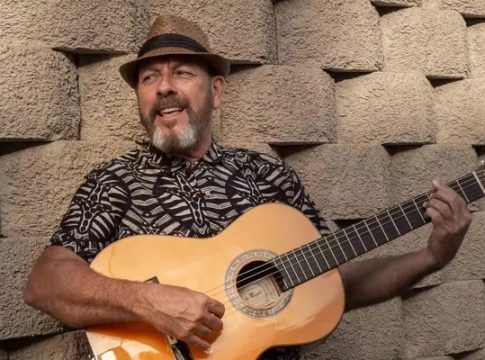 Javier Ruibal pone el broche de excelencia a la I edición de “Las Noches Icónicas del Colón”