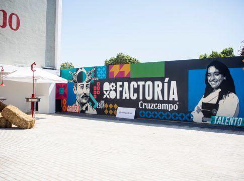 Factoría Cruzcampo celebra su aniversario con sesiones de música en directo y gastronomía