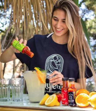 Coctelería con salsa picante de origen andaluz, la tendencia más hot de este verano