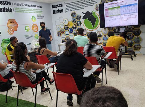 En marcha una nueva edición de la Escuela de Pastores con la novedad de un seminario permanente de ganadería de montaña