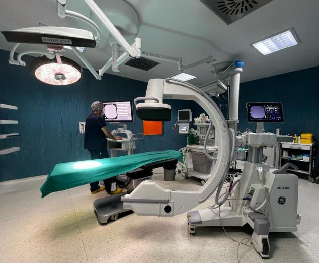 Quirónsalud Huelva a la vanguardia tecnológica con la incorporación de un nuevo arco quirúrgico móvil