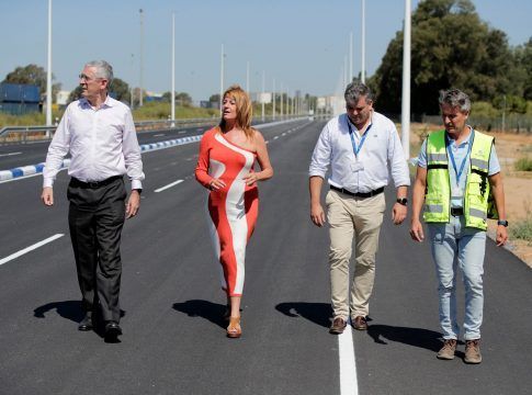 El Puerto de Huelva invierte más de siete millones de euros en obras de adecuación y desdoble de la carretera de acceso al Muelle Sur