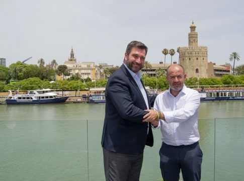 Abades Triana acuerda con las cofradías de pescadores un convenio para alcanzar el Desarrollo Sostenible de la Agenda 2030