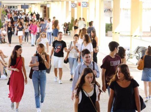 Más de la mitad de los universitarios andaluces trabaja al año de finalizar los estudios