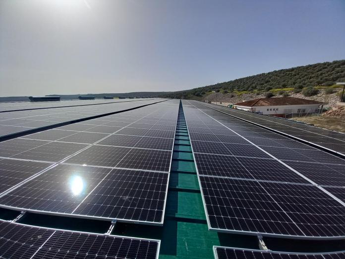Alterna Energía construye una planta fotovoltaica para Resurja