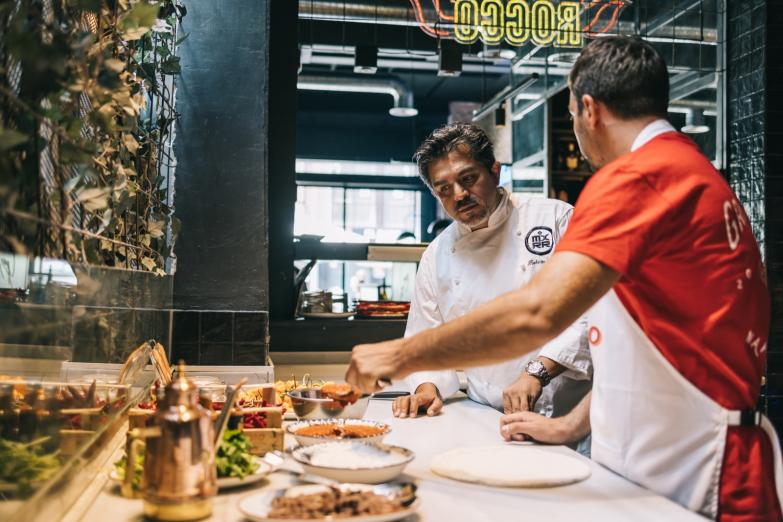 El chef mexicano y estrella Michelin Roberto Ruíz se une a Grosso Napoletano en su IV Edizione Limitata para crear la primera pizza napoli-mexicana