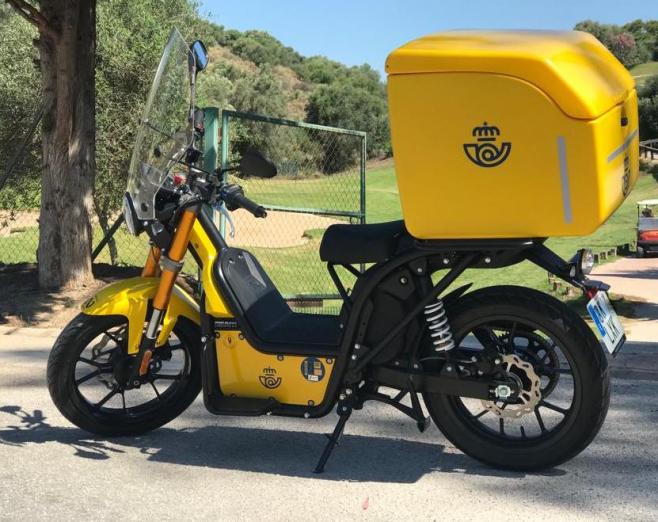 Correos estrena 35 motos eléctricas nuevas en cinco unidades de reparto de la provincia de Cádiz