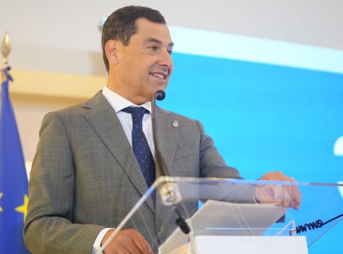 Moreno se marca como objetivo que la industria de Andalucía logre su récord de valor añadido: 20.000 millones de euros