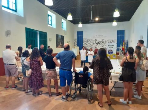 18 alumnos de las asociaciones Anpehi y Amarai se acercan al mundo olivarero en una jornada en la Hacienda Guzmán