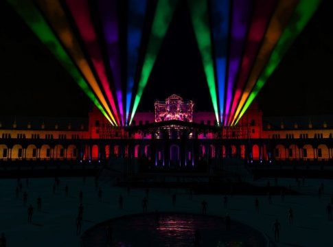 Una experiencia inversiva en la Plaza de España de Sevilla: inteligencia artificial, luz y gastronomía suman a los artistas internacionales de Icónica Sevilla Fest