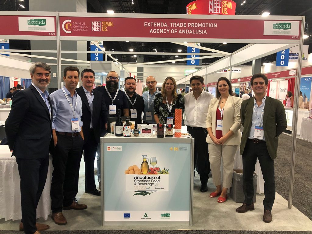 Extenda impulsa las relaciones comerciales de firmas de Cádiz ante 11.000 compradores en la mayor feria de alimentación y bebidas de América