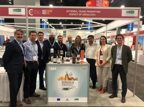 Extenda impulsa las relaciones comerciales de firmas de Cádiz ante 11.000 compradores en la mayor feria de alimentación y bebidas de América