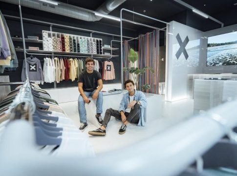 Blue Banana apuesta por Málaga: La firma de ropa y aventura estrena tienda en pleno centro