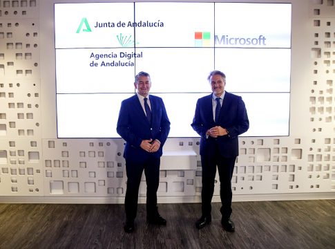 La Junta y Microsoft firman un acuerdo para fomentar la digitalización y el empleo en Andalucía
