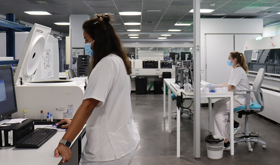 Salud y Consumo incorpora nueva tecnología en los centros de Atención Primaria para obtener resultados inmediatos de pruebas analíticas