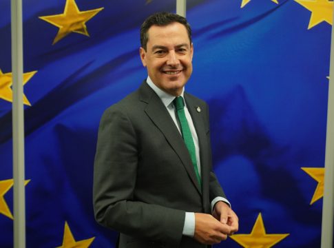 Moreno se marca como objetivo conseguir la soberanía energética para Andalucía y que esta comunidad sea referente en energías renovables