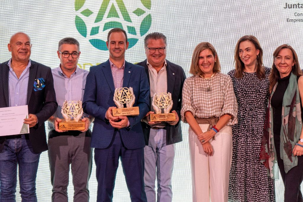 Rocío Blanco tiende la mano al sector con el IV Plan para el Fomento de la Artesanía en Andalucía