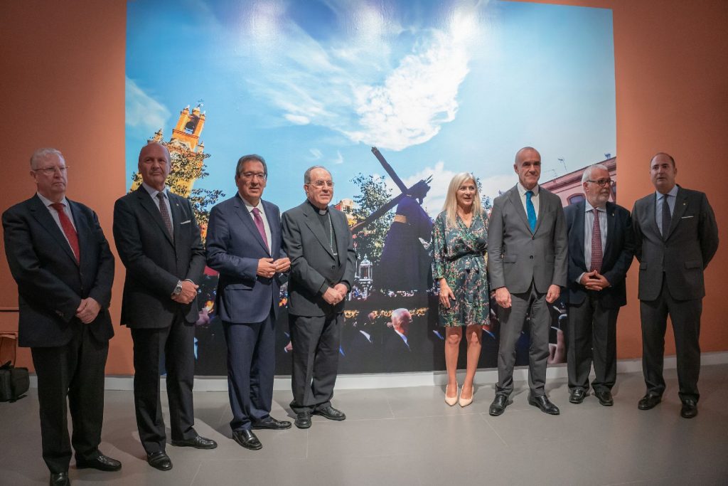 <strong>La Fundación Cajasol conmemora el primer aniversario de la Santa Misión del Señor del Gran Poder en Tres Barrios-Amate</strong>