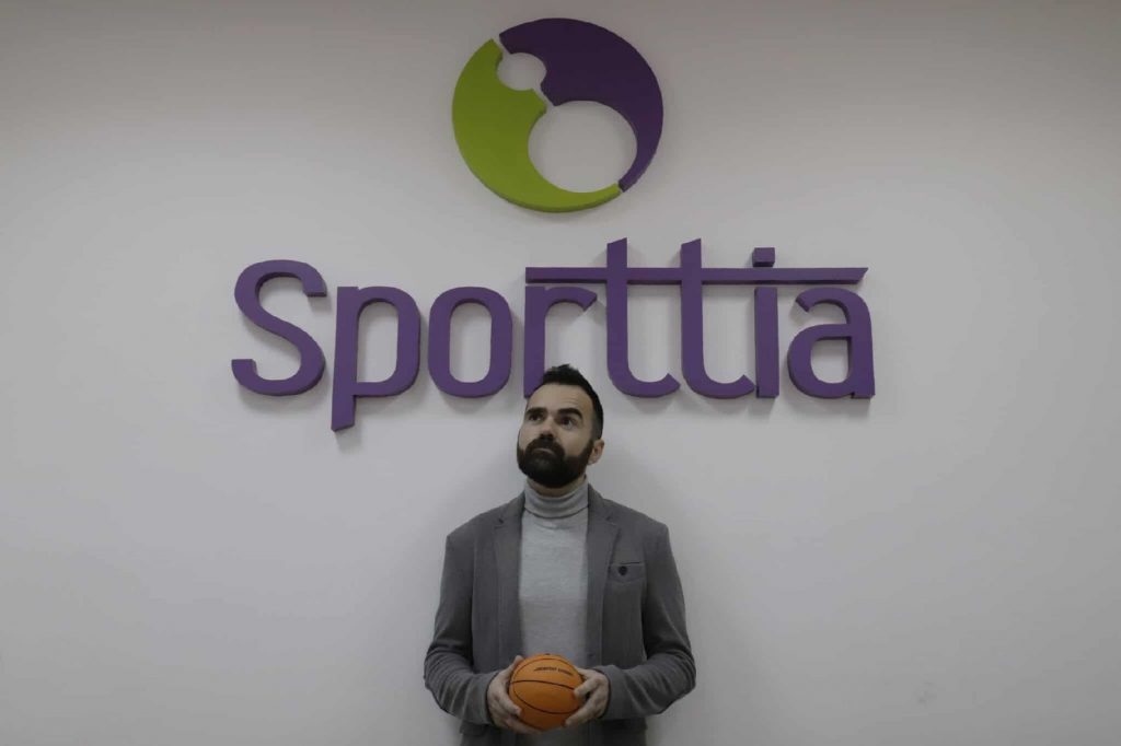 <strong>La app Sporttia convierte en inteligentes las instalaciones deportivas para hacerlas accesibles las 24h a golpe de clic</strong>