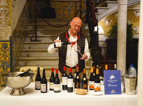 <strong>‘</strong><strong>Los Colores del Vino</strong><strong>’</strong><strong>, o como recorrer España de bodega en bodega</strong>