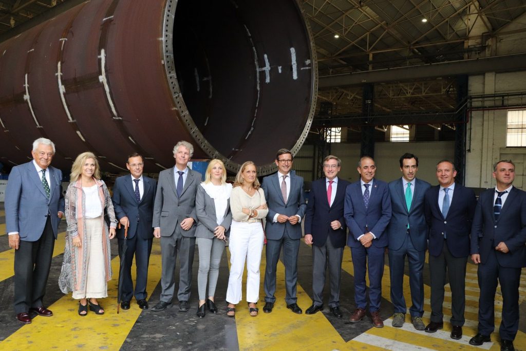 El Consejero de Política Industrial destaca al Puerto de Sevilla como un gran núcleo de actividad industrial y de impulso a las energías renovables