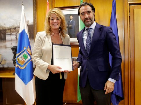 <strong>El Puerto de Huelva y Renfe firman un protocolo de actuación para impulsar la Autopista Ferroviaria Huelva-Madrid-Zaragoza</strong><strong></strong>