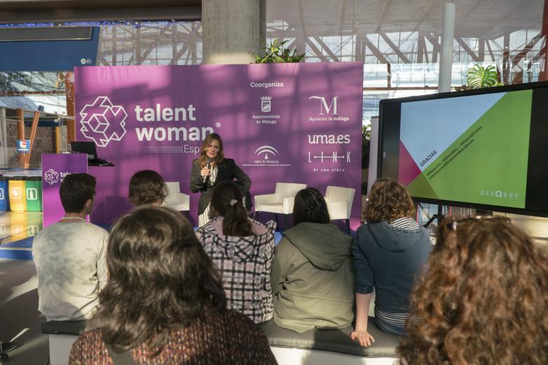 Talent Woman 2022 reúne a jóvenes ingenieras, científicas y emprendedoras para inspirar a estudiantes a realizar una carrera STEAM