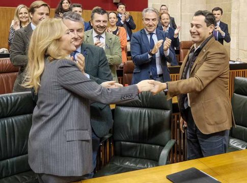 Carolina España ofrece a la oposición "mano tendida" para mejorar los Presupuestos de 2023