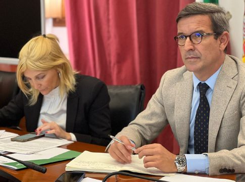 Andalucía pide al Gobierno central ayudas directas para empresas industriales afectadas por el incremento de los precios de la energía