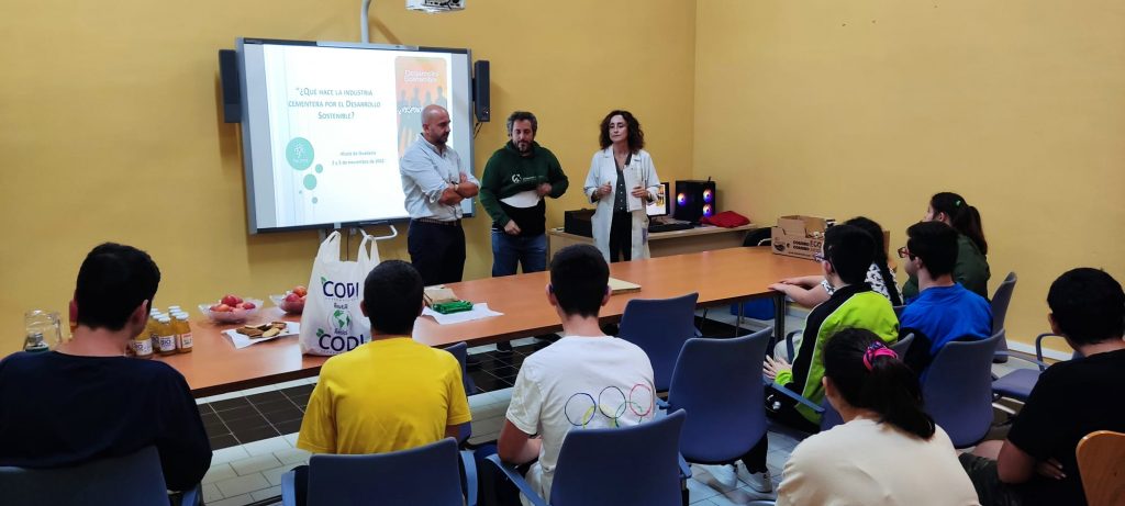 <strong>Cementos Portland Valderrivas participa en las jornadas de desarrollo sostenible del Centro Molinos del Guadaíra</strong>