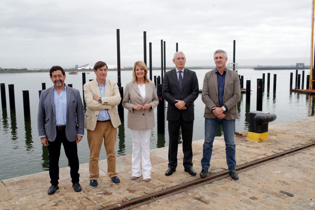 <strong>Siete empresas optan a la redacción del proyecto del Muelle de Levante, que cambiará positivamente la imagen de Huelva en el mundo</strong><strong></strong>