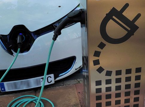 Electrolineras, alumbrado led y placas fotovoltaicas: la revolución verde de las áreas logísticas andaluzas