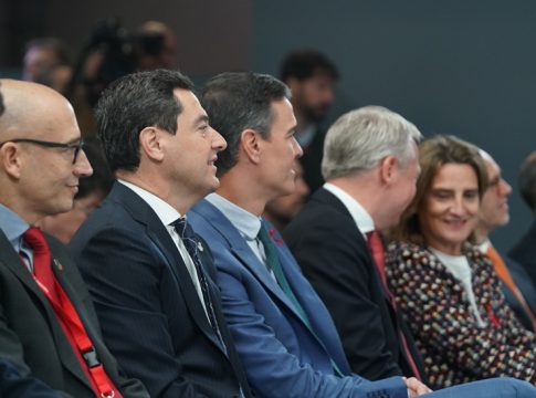 Moreno: "Andalucía tiene la firme determinación de ser referente en energías renovables y uno de los polos industriales más importantes de España"