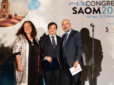 La sociedad andaluza de oncología médica entrega su premio honorífico a Enrique Aranda, referente en el tratamiento y la investigación del cáncer en Andalucía y España 