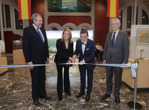 <strong>El Puerto de Huelva inaugura una exposición sobre ‘Colón, monumento a la Amistad con los Pueblos de América’</strong>