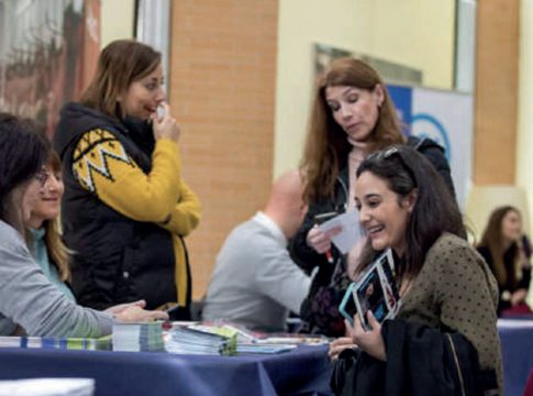 Más de 500 personas visitan la I Feria del Empleo organizada por la FOE y Fundación Cajasol