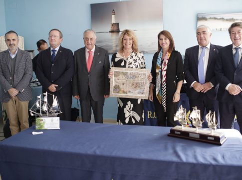 <strong>El Real Club Marítimo de Huelva nombra socia de honor a la presidenta del Puerto de Huelva </strong>
