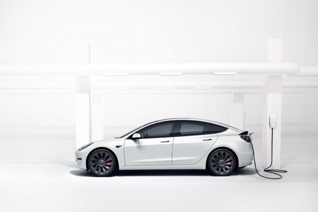 <strong><em>TORRE SEVILLA acoge pruebas de conducción de Tesla</em></strong>
