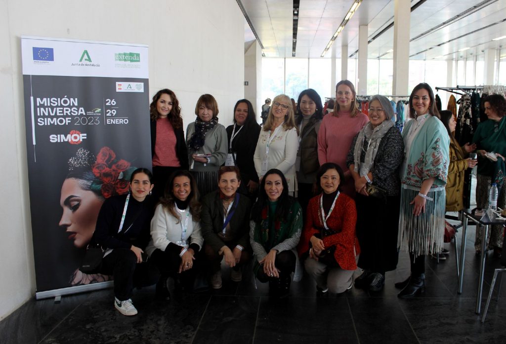 La Junta impulsa la internacionalización de la moda flamenca, presentando la oferta andaluza a agentes de EEUU, Japón y México en SIMOF
