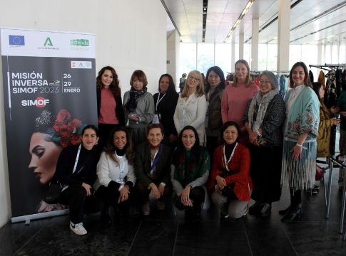 La Junta impulsa la internacionalización de la moda flamenca, presentando la oferta andaluza a agentes de EEUU, Japón y México en SIMOF