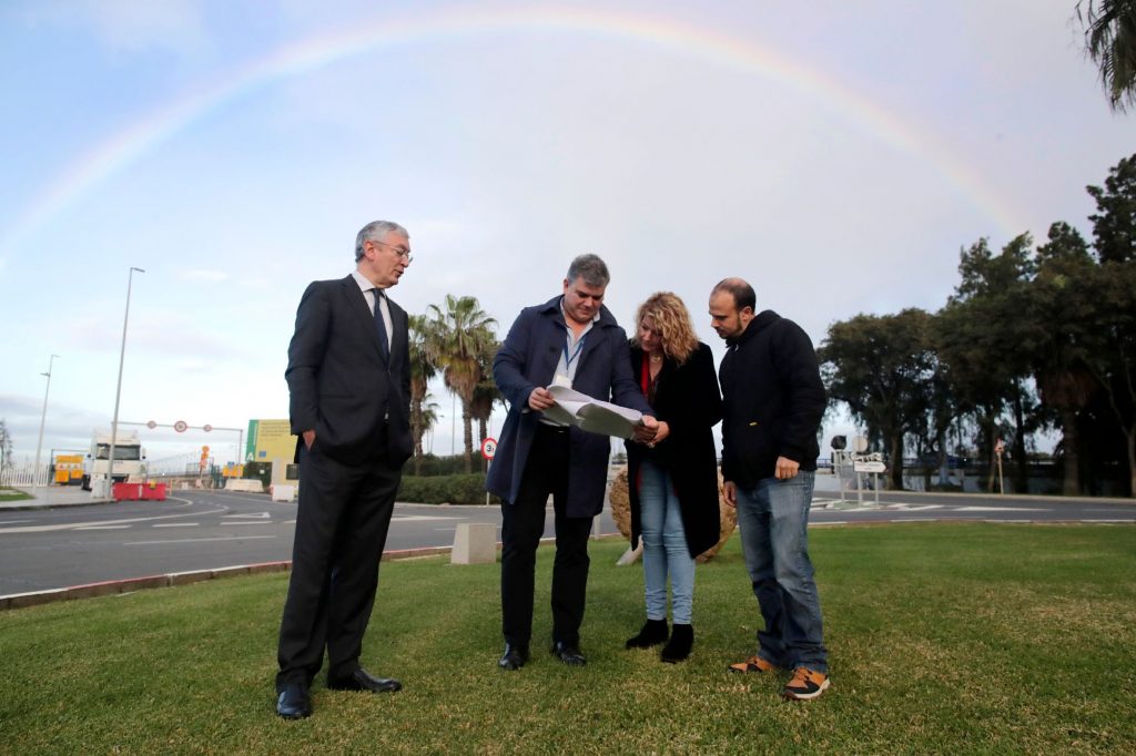 <strong>El Puerto de Huelva encarga a <em>Manomatic</em> la realización de un mural artístico para poner en valor la gamba de Huelva</strong>
