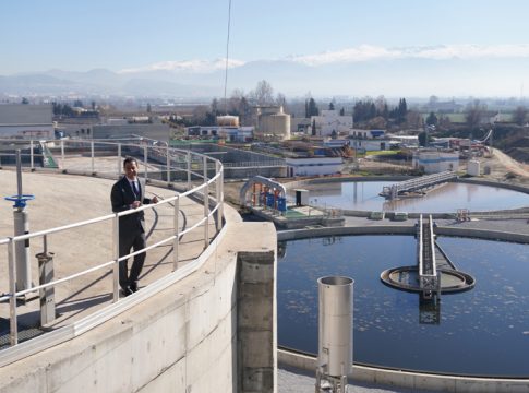 Moreno afirma que más de 329 de los 1.500 millones movilizados en Andalucía en materia de agua han ido destinados a infraestructuras hidráulicas en Granada