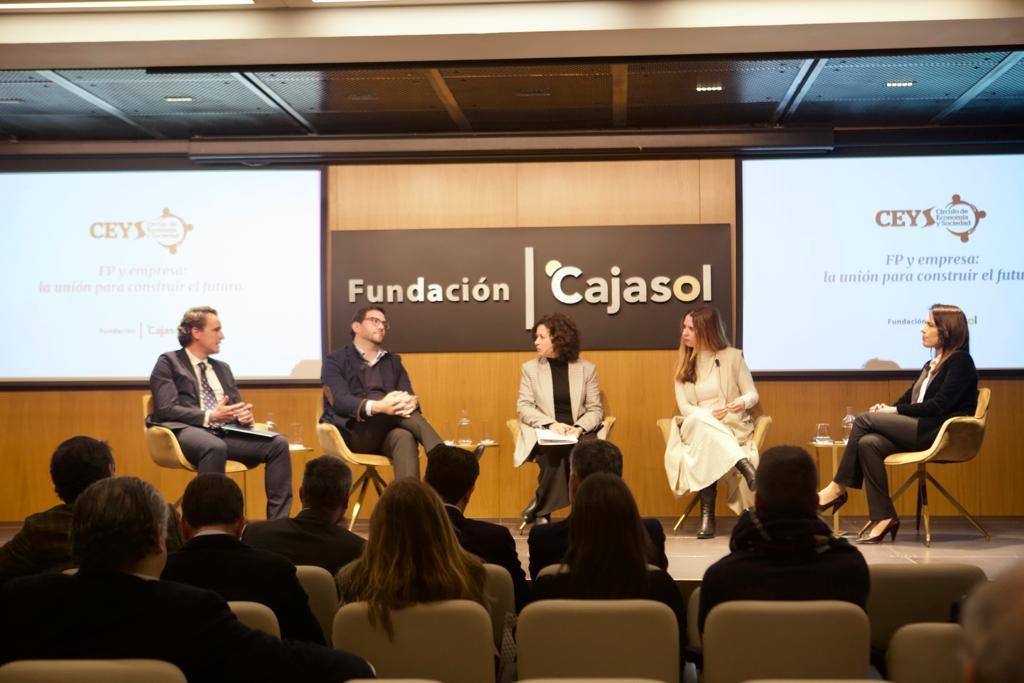 <strong>Los empresarios y los centros de formación piden acercar posturas para impulsar la FP en el sur de España</strong>