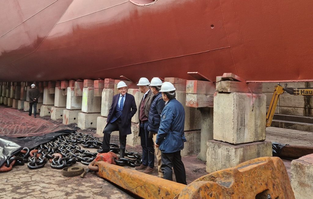 <strong>El presidente de la Autoridad Portuaria de Sevilla recibe al alcalde en una visita al Polígono Industrial de Astilleros   </strong>