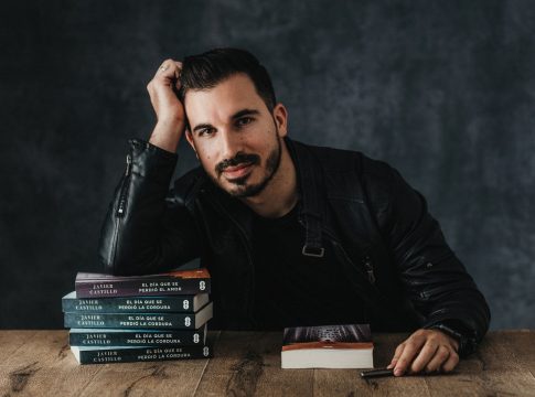 <strong><em>El escritor malagueño Javier Castillo firma su última novela “El cuco de cristal” en Fnac Torre Sevilla</em></strong><strong><em></em></strong>