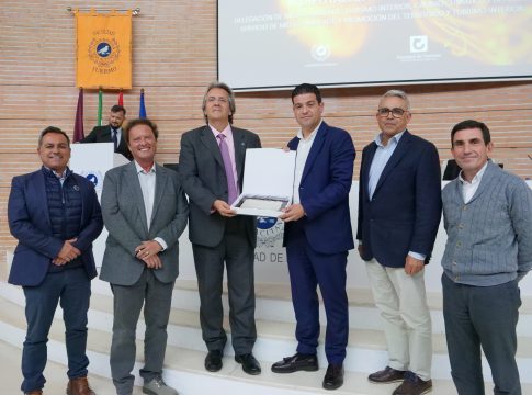 La Facultad de Turismo de la UMA concede una distinción de honor a la Diputación por la aplicación de las nuevas tecnologías en el turismo