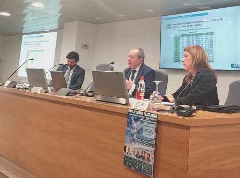 AGI apunta que Andalucia y el Campo de Gibraltar deben ser líderes en Europa en el desarrollo de energías renovables para tener autonomía energética
