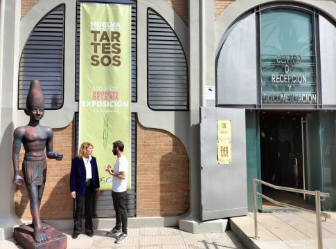 <strong>El Puerto de Huelva acoge durante este fin de semana la exposición ‘100 años. Bronces de la Ría’, conferencias y talleres enmarcados en la primera jornada patrimonial ‘Huelva, el corazón de Tartessos’</strong>