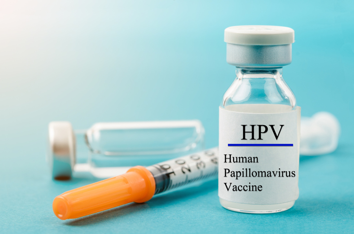 Los oncólogos andaluces recuerdan la importancia de la vacunación del  VPH y acudir a las revisiones médicas para el diagnóstico precoz del cáncer de cérvix en las mujeres y frenar su incidencia